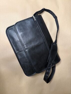 Men's Black Leather Messenger Bag with Padded Strap